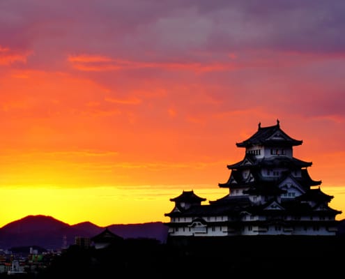 Le château de Himeji au coucher du soleil